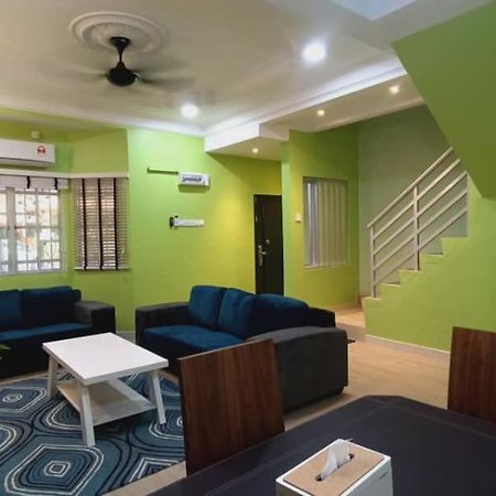 Homestay Dr. Z كلانغْ المظهر الخارجي الصورة