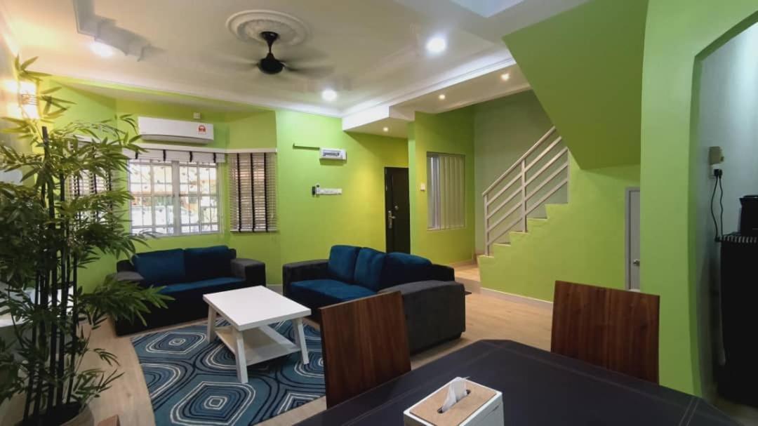 Homestay Dr. Z كلانغْ المظهر الخارجي الصورة
