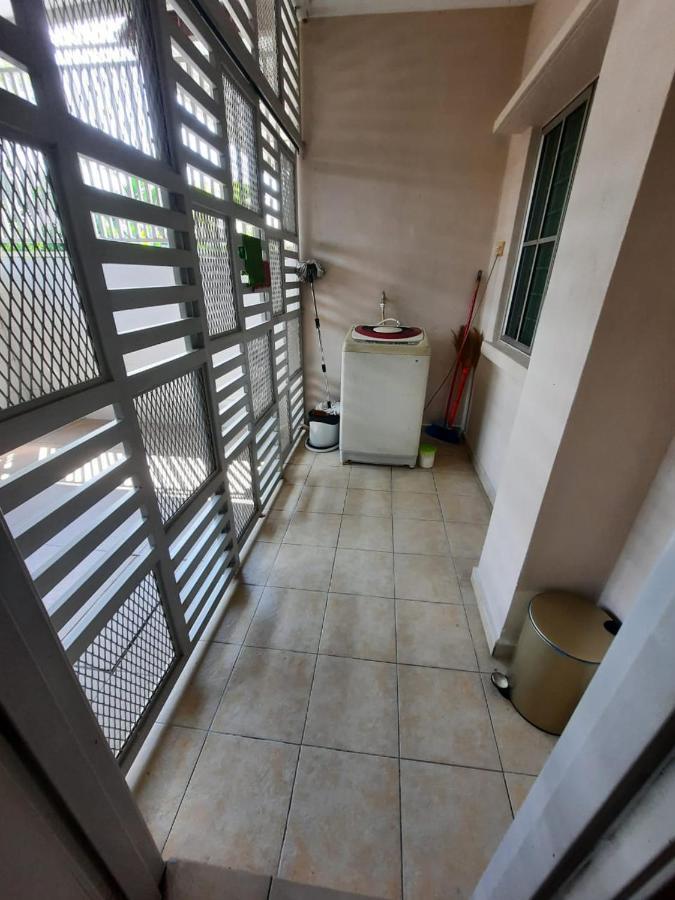Homestay Dr. Z كلانغْ المظهر الخارجي الصورة